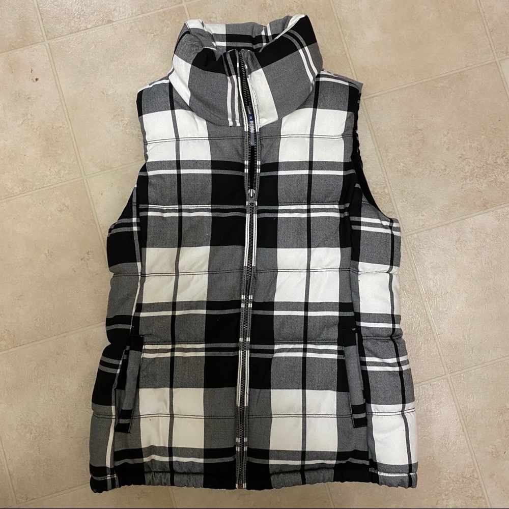 Old Navy Puffer Vest